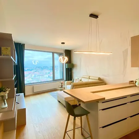 Luxury In Skypark Residence, 26th Floor - Castle View, Parking Free *