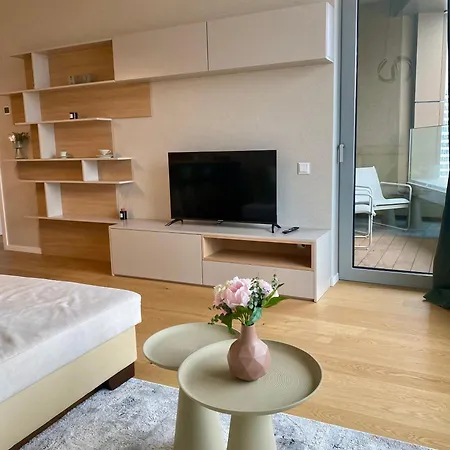 Apartmán Luxury In Skypark Residence, 26th Floor - Castle View, Parking Free