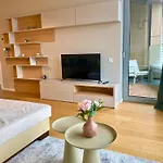 Apartamento Luxury In Skypark Residence, 26th Floor - Castle View, Parking Free *