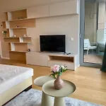 Apartamento Luxury In Skypark Residence, 26th Floor - Castle View, Parking Free