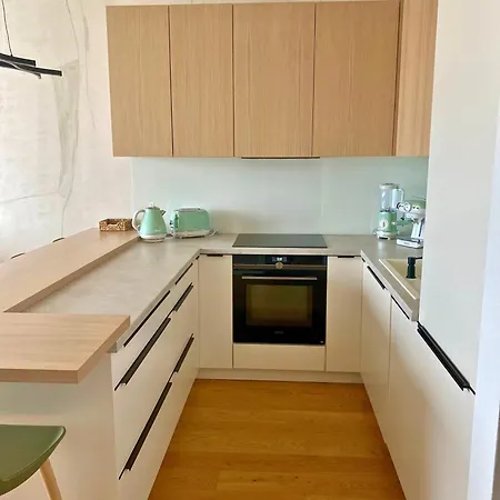 Luxury In Skypark Residence, 26th Floor - Castle View, Parking Free * ברטיסלאבה